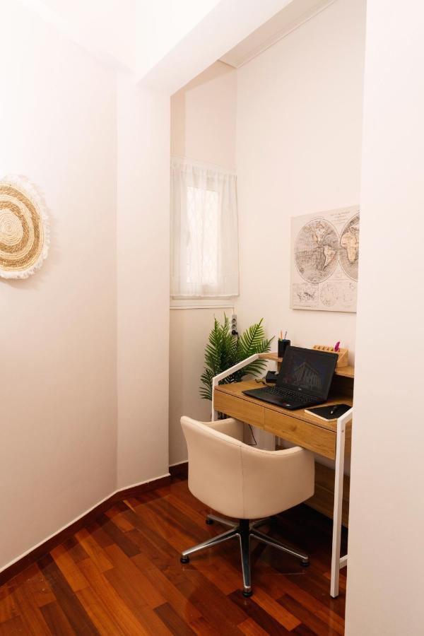アテネVisum Acropol ,3Br - Private Terrace-Jacuzzi - Amazing Viewアパートメント エクステリア 写真